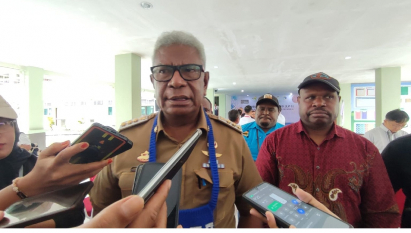 
Bupati Mimika Johannes Rettob
