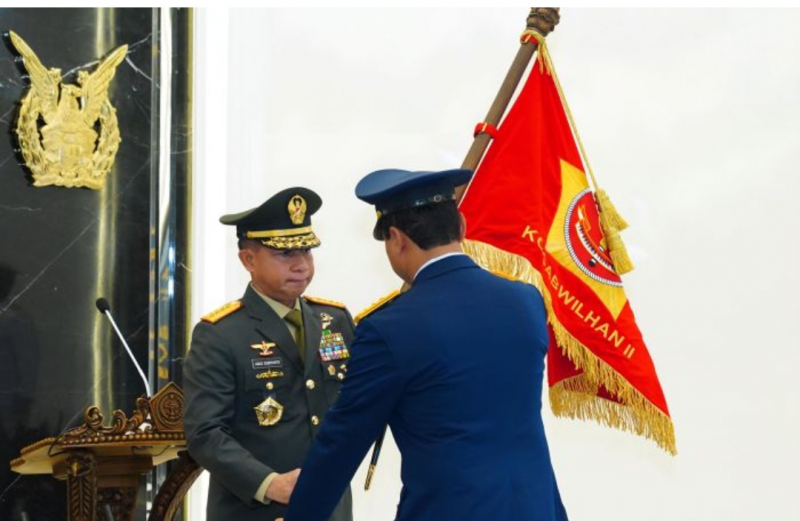 Panglima TNI Jenderal Agus Subiyanto melakukan rotasi dan mutasi terhadap 117 perwira tinggi (Pati)