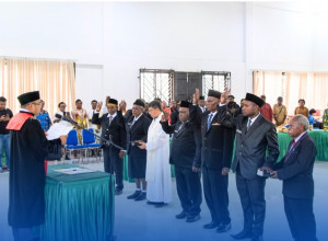 Enam Anggota DPRK Puncak Jaya Dilantik, Staf Ahli Gubernur Papua Tengah Hadir Wakili Pemerintah Provinsi