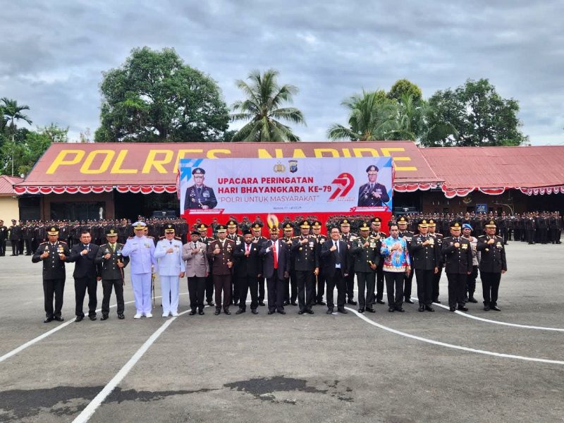 Polda Papua Tengah Peringati Hari Bhayangkara ke-79 di Nabire 
