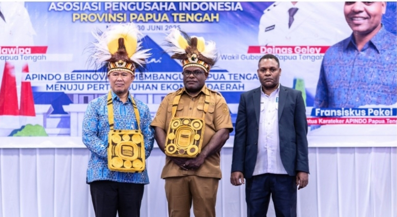 Gubernur Papua Tengah, Meki Nawipa, Buka  Musyawarah APINDO (Asosiasi Pengusaha Indonesia) ke 1, Provinsi Papua Tengah, yang berlangsung di Aula RRI Nabire, Senin, 30 Juni 2025.