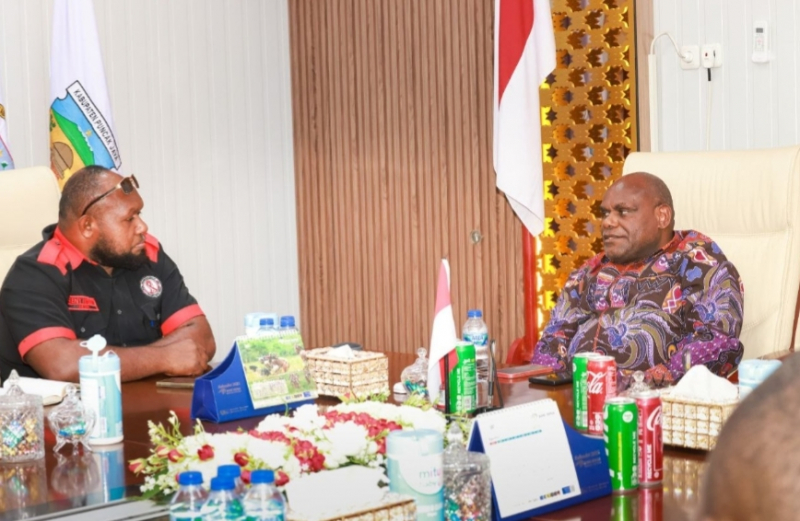 Gubernur Papua Tengah Meki Nawipa Bertemu dengan Ketua KPA Papua Tengah 