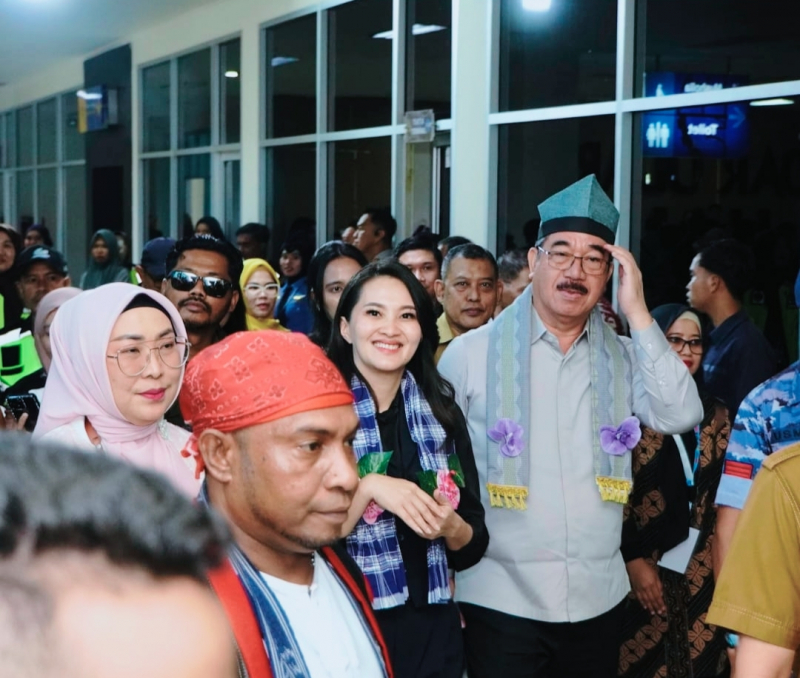 Gubernur Sherly tiba di Bandara Haluoleo Kendari sekitar pukul 09.40 WITA 
