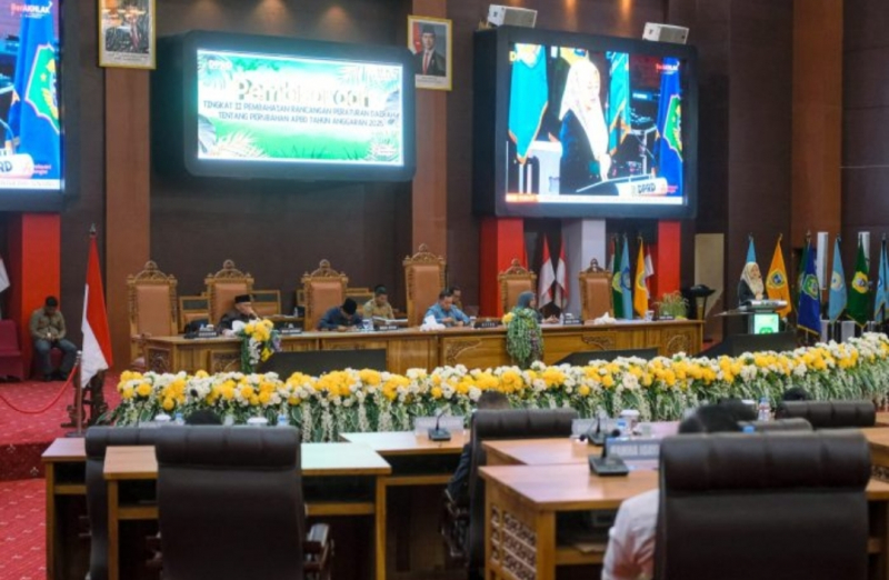 Rapat Paripurna DPRD Maluku Utara 