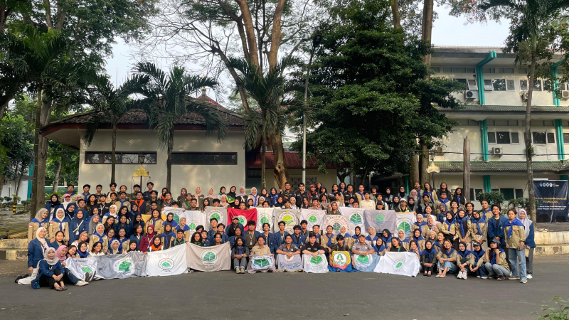 Perkumpulan Pecinta Alam (PCP) Sylva UM Jambi yang aktif mengikuti berbagai agenda nasional Sylva Indonesia.