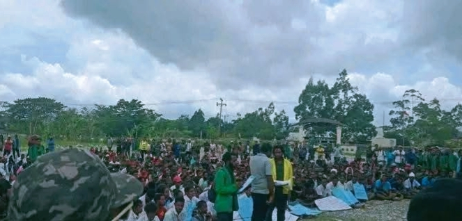 Mahasiswa dan Pelajar Melakukan Demontrasi Damai di Kantor DPRD Yalimo