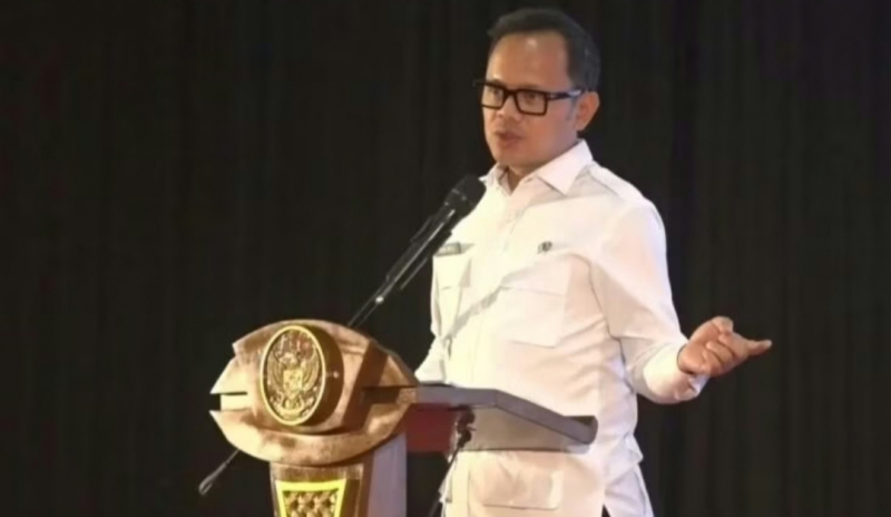 Bima Arya Sugiarto Wakil Menteri Dalam Negeri (Wamendagri), saat melakukan serangkaian kunjungannya di Ternate, Kamis (25/9/2025).