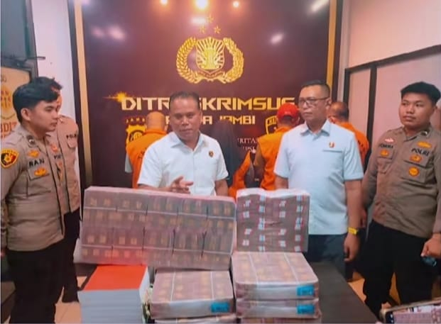 Polda Jambi Melimpahkan Berkas Empat Tersangka Korupsi   ke Kejati Jambi