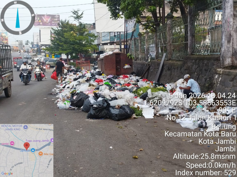 Sampah Menumpuk di TPS yang ada di Kota Jambi