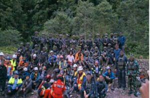 TNI Evakuasi 18 Karyawan Freeport dari Ancaman OPM di Papua Tengah