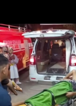 Tim Rescue Damkartan Kota Jambi Evakuasi Warga Terjun ke Sungai Batanghari dari Jembatan Batanghari I