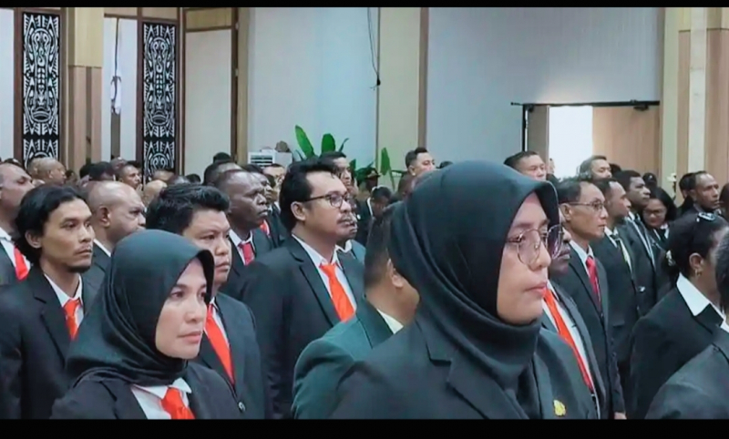 Gubernur Meki Nawipa Lantik Pejabat, Tiga Sektor Ini Jadi Prioritas Pemprov Papua Tengah