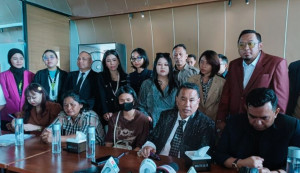 Didampingi Hotman Paris, Korban Pemerkosaan di Jambi Laporkan Tiga Polisi ke Mabes Polri