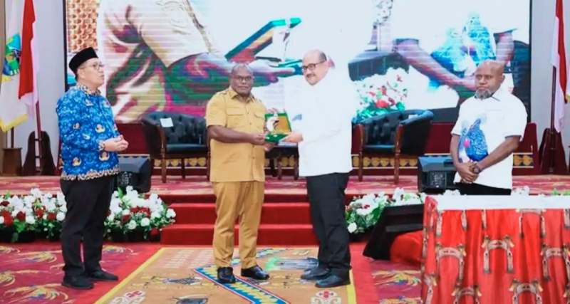 Penandatanganan MoU antara Pemprov Papua Tengah, dan Kejati Papua di Ballroom Kantor Gubernur Papua Tengah, Jalan Jenderal Sudirman