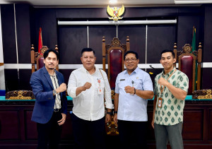 Jangan Asal Gugat Gubernur, Naftali dan Simon Diminta Selesaikan Dulu Secara Internal