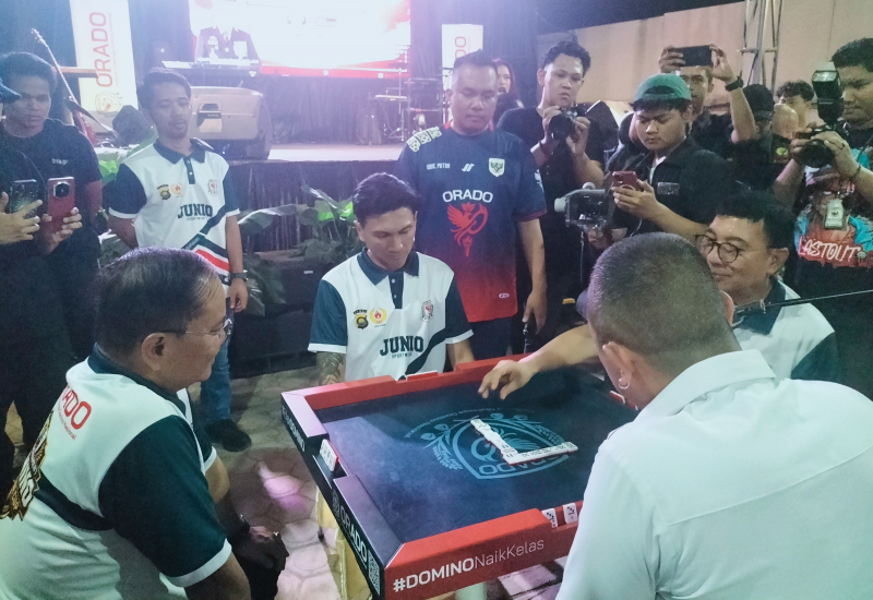 Pertandingan Eksebisi Antara Pasangan Walikota Jambi dan Wakapolda Jambi versus pasangan Jhon LBF dan Anji Manji 