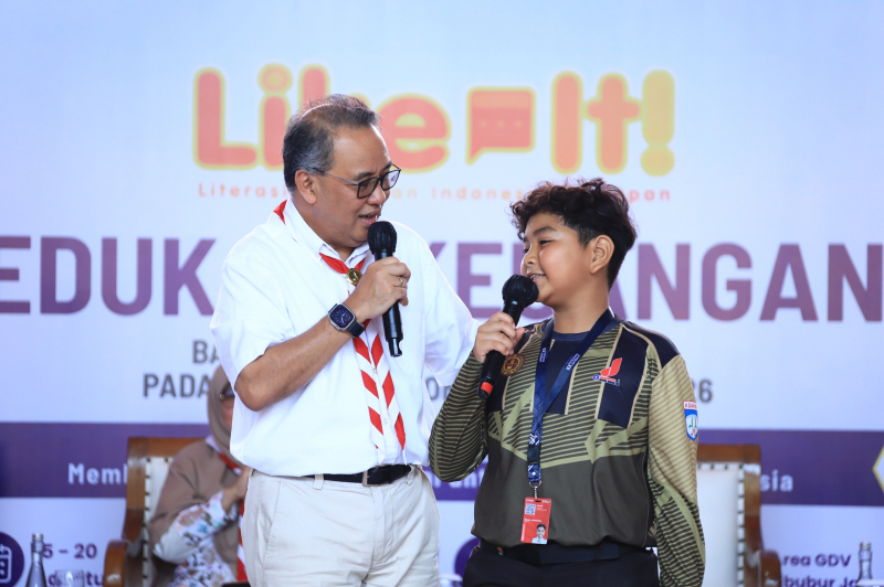 Kepala Eksekutif Pengawas Perilaku Pelaku Usaha Jasa Keuangan, Edukasi dan Pelindungan Konsumen OJK Dicky Kartikoyono