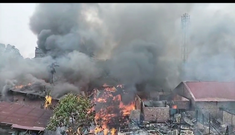 Kebakaran hebat melanda kawasan Cempaka Putih, Kecamatan Jelutung, Kota Jambi, Sabtu (29/8/2026).