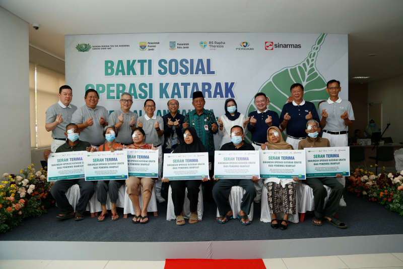 Tzu Chi Sinar Mas bersama RS Rapha Theresia Gelar Kegiatan Bakti Sosial Operasi Katarak bagi 209 pasien. 