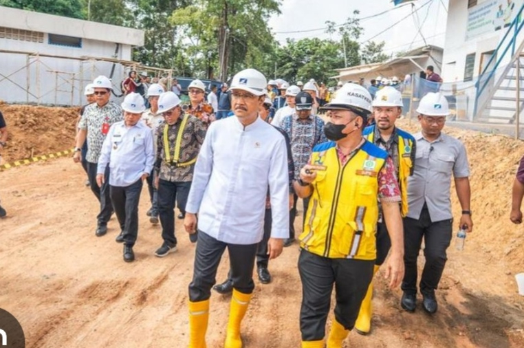 Menteri Sosial (Mensos) RI Saifullah Yusuf bersama Gubernur Jambi Al Haris dan Wali Kota Jambi Maulana meninjau pelaksanaan program Sekolah Rakyat di Kota Jambi, Jumat (5/6/2026).